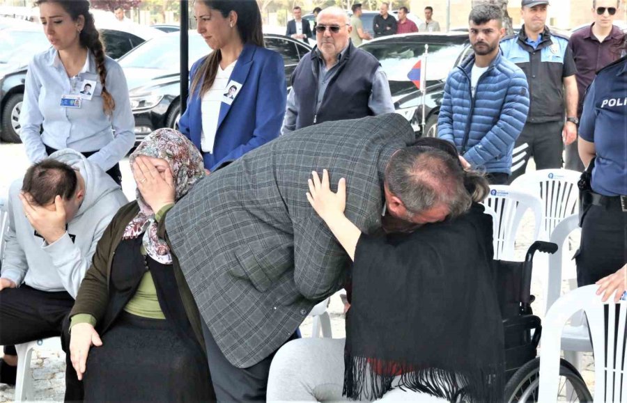 Kazada Hayatını Kaybeden Polis Memuruna Hamile Eşi Ve Babasından En Acı Görev