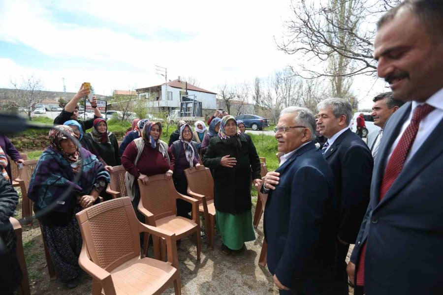 Başkan Büyükkılıç Sarıoğlan’da Konuştu: "sizlerin Hizmetkarıyız"