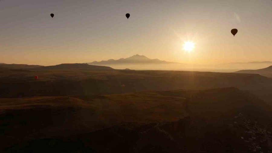 Vali Çiçek Ve Başkan Büyükkılıç, Turizm Cenneti Soğanlı Vadisi’nde