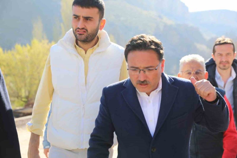 Soğanlı Vadisi Tanıtılıyor: Czn Burak İle Vadide Sıcak Hava Balonuna Bindi