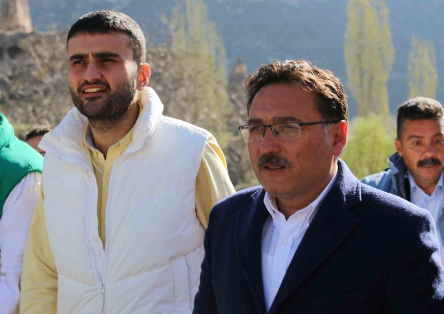 Soğanlı Vadisi Tanıtılıyor: Czn Burak İle Vadide Sıcak Hava Balonuna Bindi