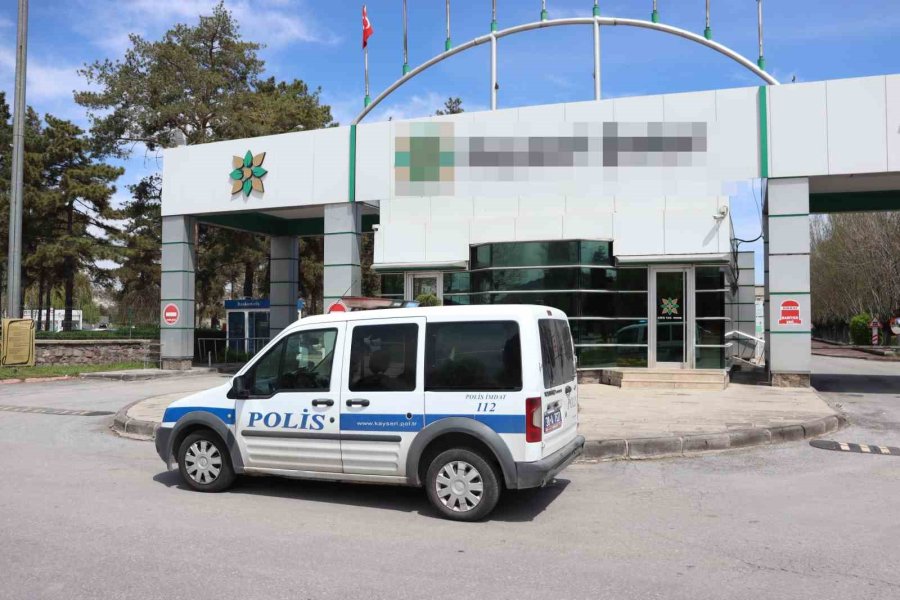 Güvenlikçi Kendini Vurdu