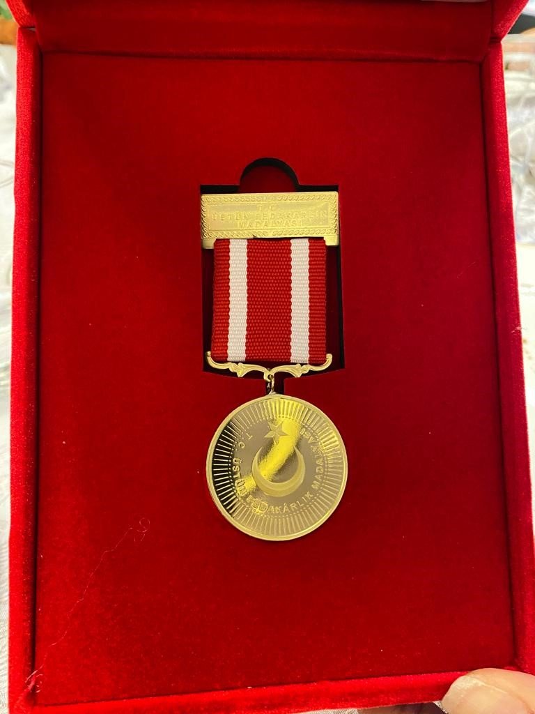 Cumhurbaşkanı Yardımcısı Oktay’dan Eskişehirli Arama Kurtarma Ekiplerine Üstün Fedakârlık Madalyası