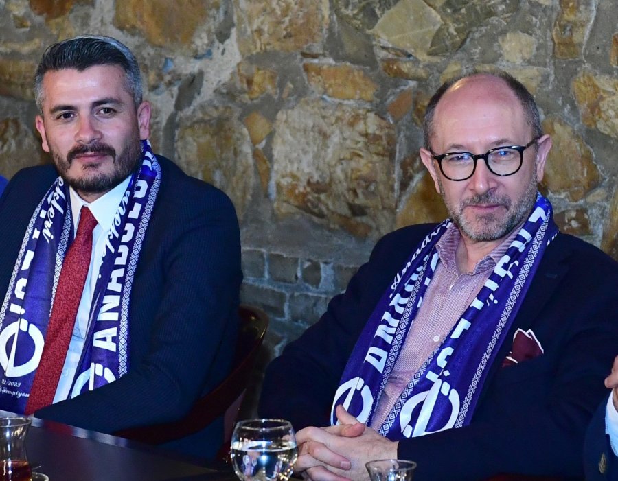 Anadolu Üniversitesi Şampiyonluk Pastasını Kesti