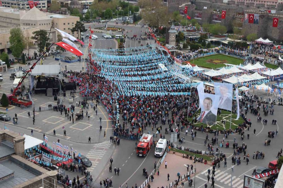 Akşener: “cumhurbaşkanı Çıkıyor, Bizleri Gömmekten Bahsediyor. Biz Düşman Mıyız?”