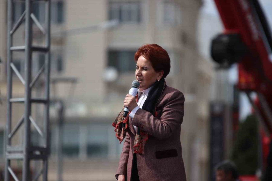 Akşener: “cumhurbaşkanı Çıkıyor, Bizleri Gömmekten Bahsediyor. Biz Düşman Mıyız?”