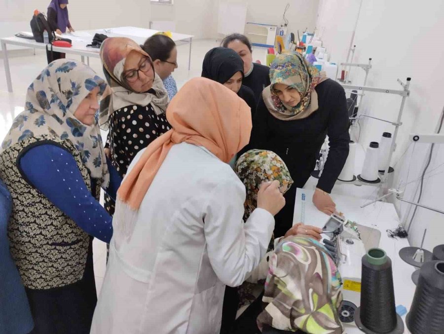 Büyükşehir Kaymek’ten İncesu’da Hazır Giyim Kursu