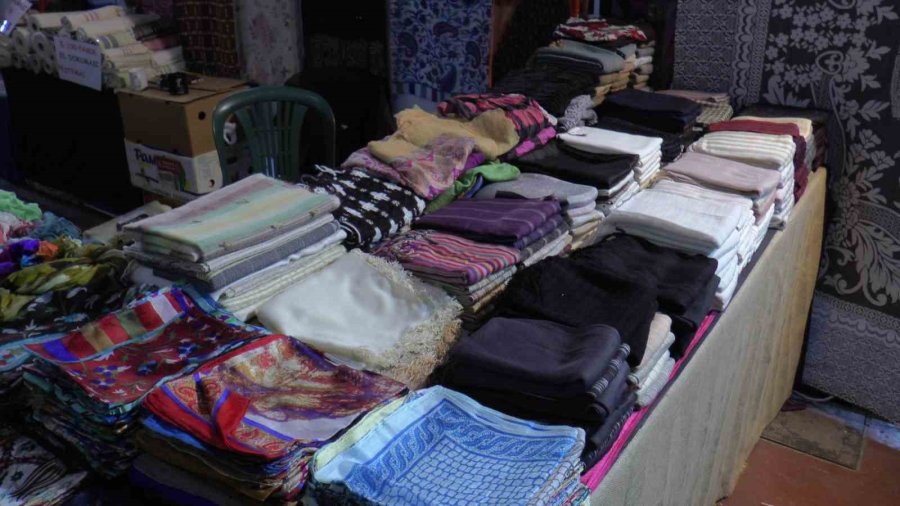 Depremde Kurtardığı Ürünleri İle İşine Devam Ediyor