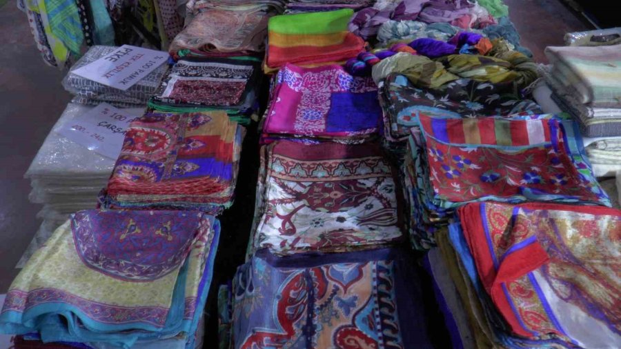 Depremde Kurtardığı Ürünleri İle İşine Devam Ediyor