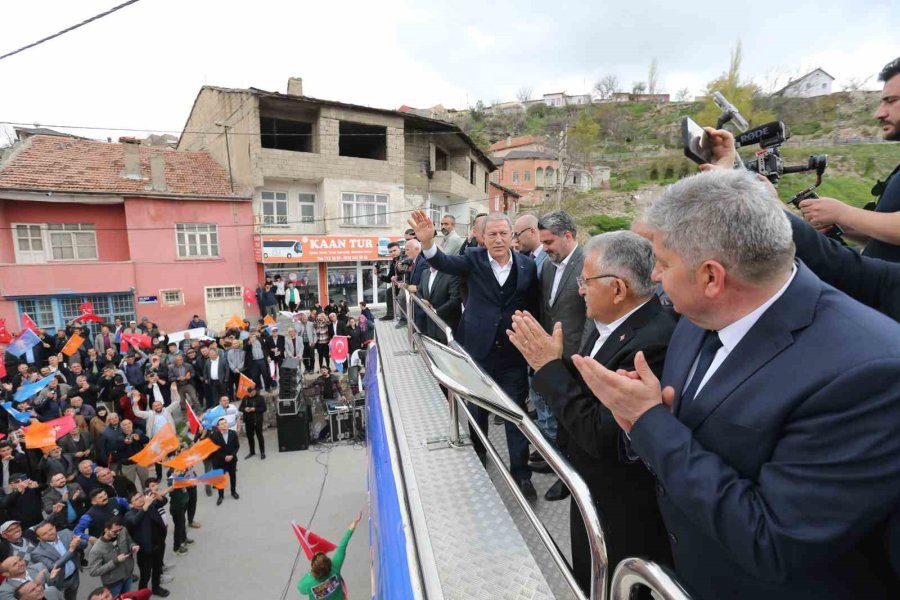 Bakan Akar Ve Başkan Büyükkılıç’ın Tomarza Ve Bünyan Ziyaretleri Mini Mitinge Dönüşte