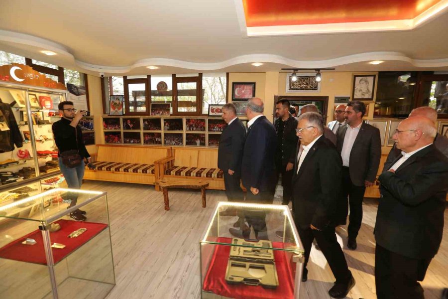 Bakan Akar Ve Başkan Büyükkılıç’tan 15 Temmuz Şehidinin Ailesine Ziyaret