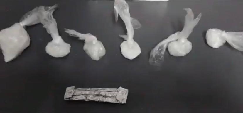 Şüpheli Araçtan Ruhsatsız Tabanca Ve Uyuşturucu Çıktı