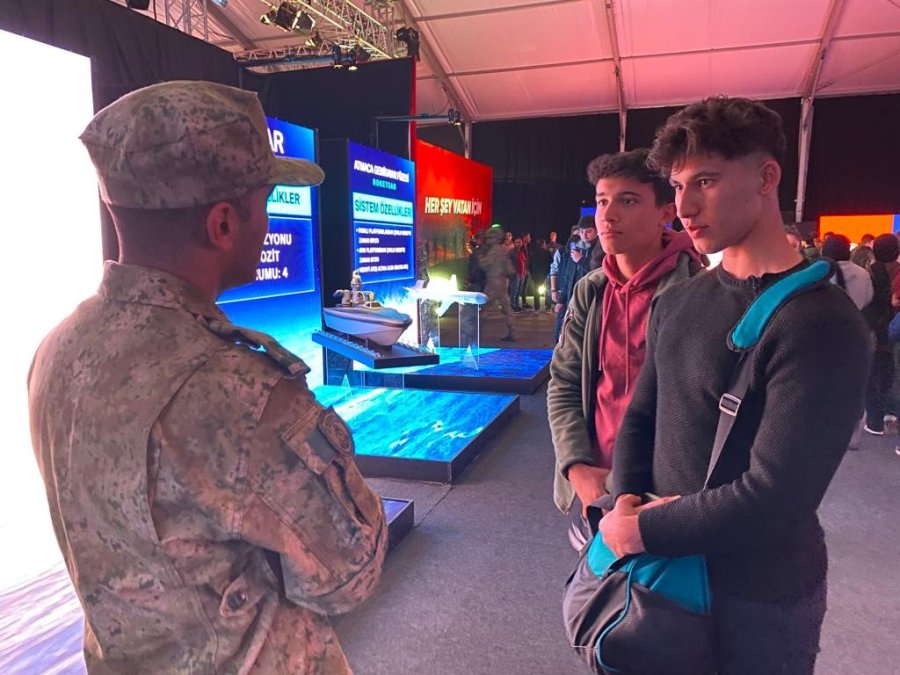 Tsk’nın Teçhizatlarını Gören Vatandaş: “allah Benim Ömrümden Alsın, Cumhurbaşkanımızın Ömrüne Versin”