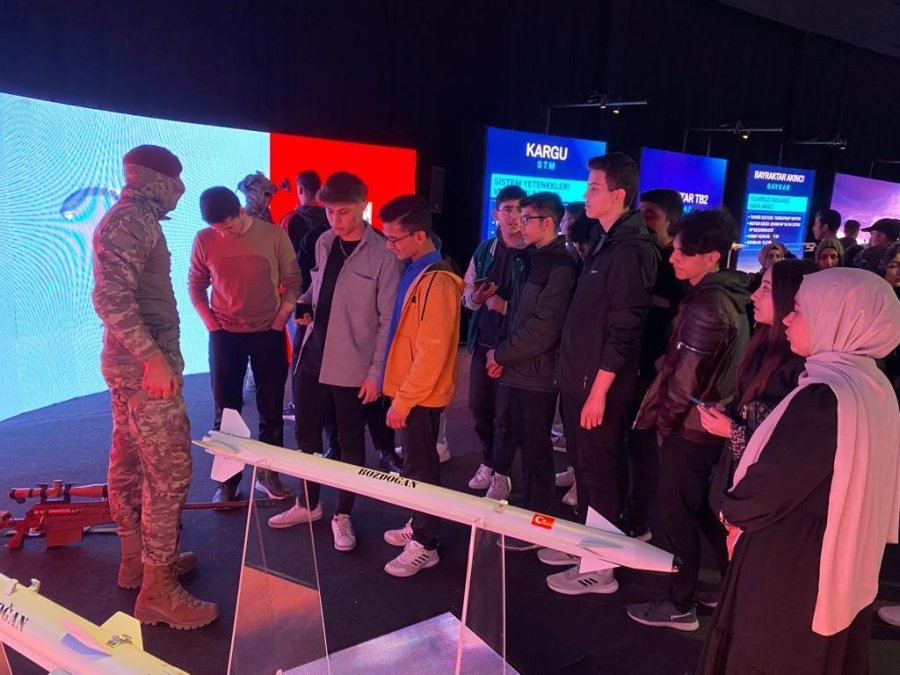 Tsk’nın Teçhizatlarını Gören Vatandaş: “allah Benim Ömrümden Alsın, Cumhurbaşkanımızın Ömrüne Versin”