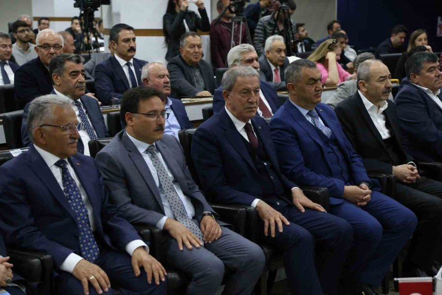 Bakan Akar: "cumhurbaşkanımızın Savunma Sanayiine Olan Israrı Bütün Sistemi Hareketlendirdi”