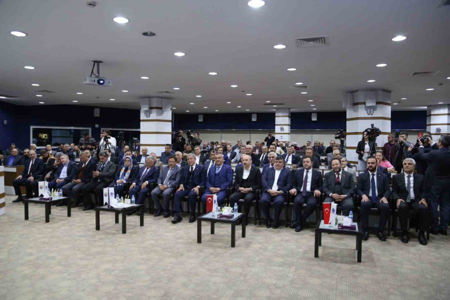 Bakan Akar: "cumhurbaşkanımızın Savunma Sanayiine Olan Israrı Bütün Sistemi Hareketlendirdi”