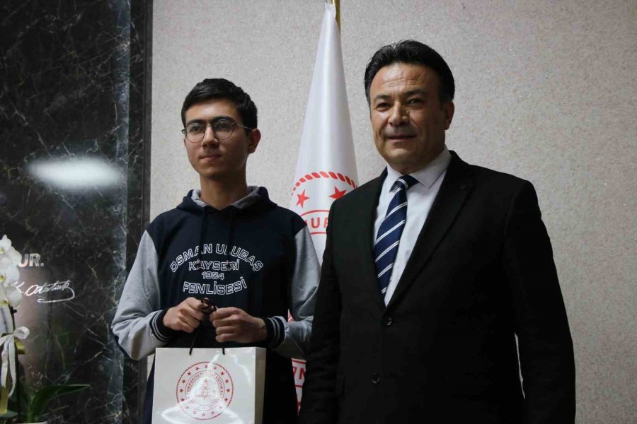 Kayserili Öğrenci Milli Savunma Bakanlığı Üniversitesi Sınavlarında Türkiye Birincisi Oldu