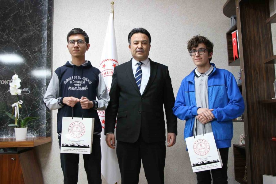 Kayserili Öğrenci Milli Savunma Bakanlığı Üniversitesi Sınavlarında Türkiye Birincisi Oldu