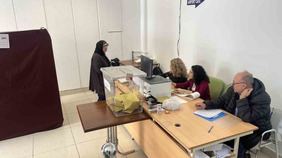 50 Yıl Sonra İlk Defa Oy Kullandı