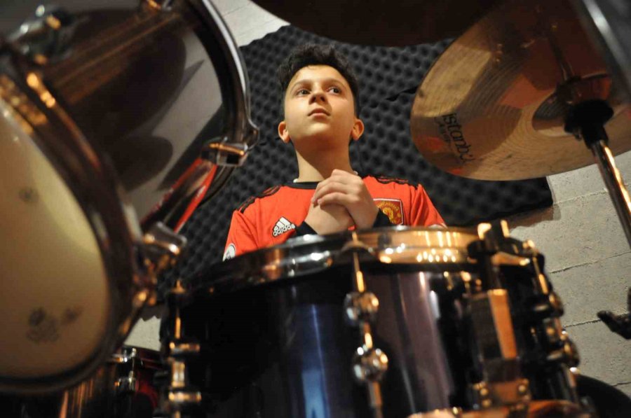 Oğlu İle Okulda Eğitim Alıyorlar