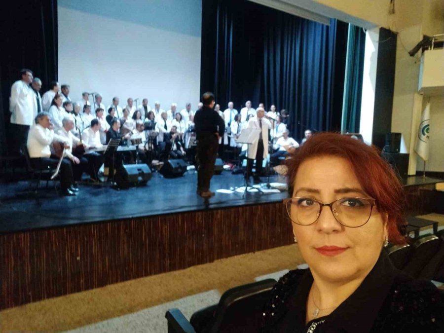 Kurtuluş Türk Halk Müziği Korosu’nun ‘doktor-hekim-tabip’ Türküleri Konseri Yoğun İlgi Gördü