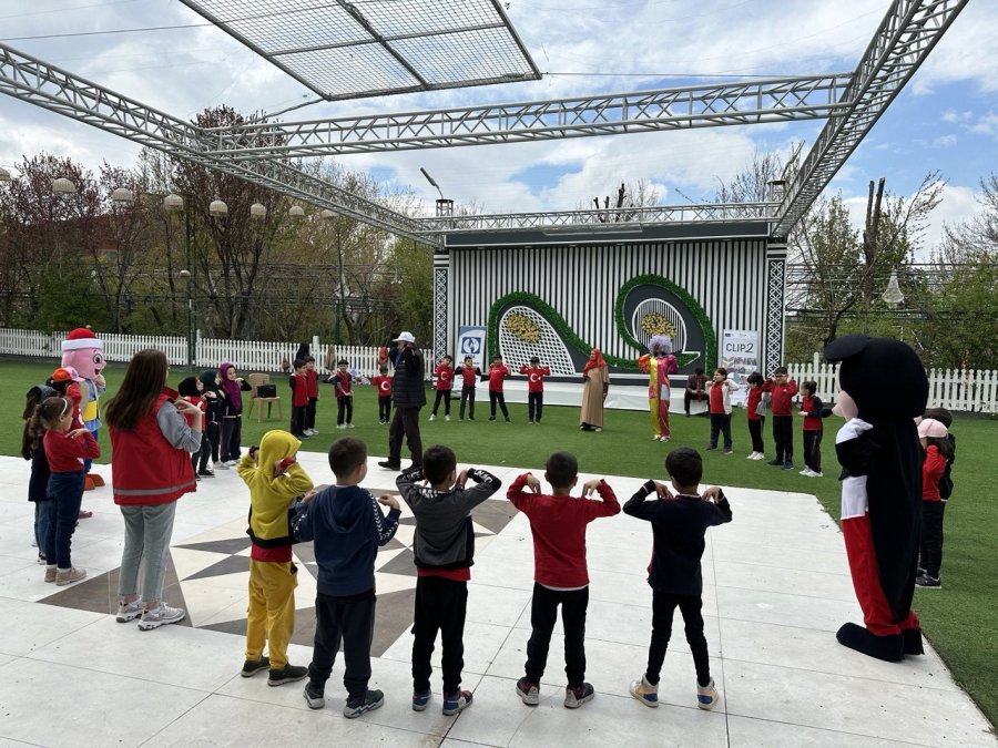 Öğrenciler Gökyüzünü Uçurtmalarla Süsledi