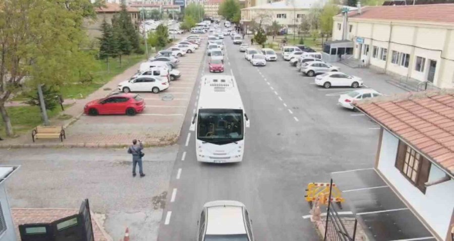 Özel Harekat Destekli Operasyonda Hırsızlıktan Aranan 4 Kişi Yakalandı