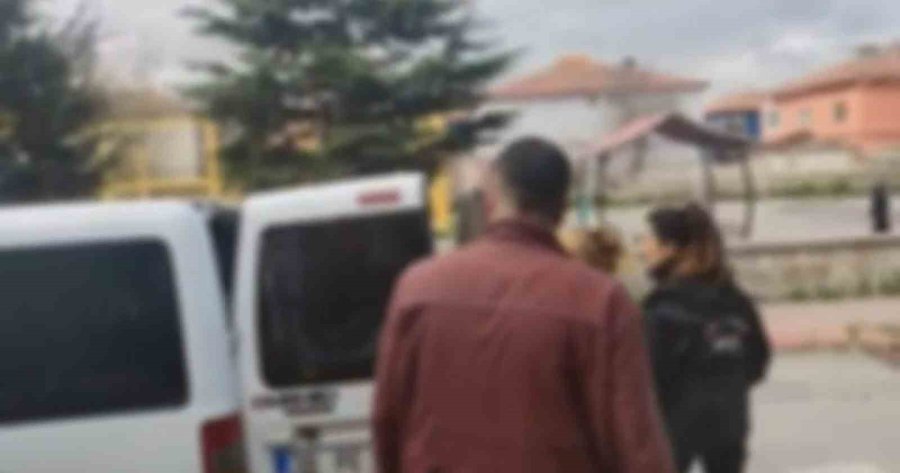 Özel Harekat Destekli Operasyonda Hırsızlıktan Aranan 4 Kişi Yakalandı