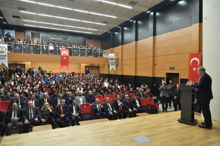 Bakan Akar, 63 Öğrencisini Şehit Veren Eski Okulu “taş Mektep”te Öğrencilerle Buluştu