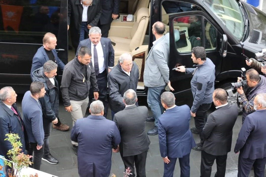 Bakan Akar’dan “teröristler İçin İki Yol Var” Açıklaması