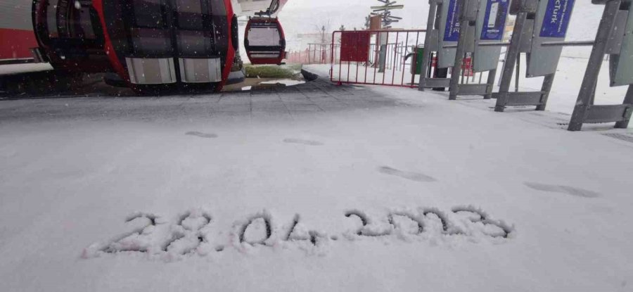 Erciyes’te Kar Sürprizi