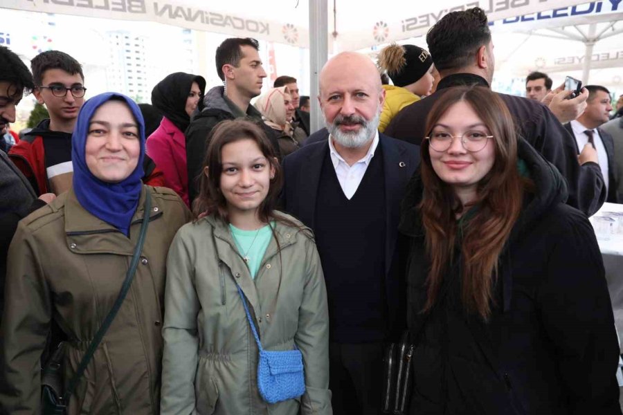 Küçük Dostlar Kedi Kasabası Açıldı