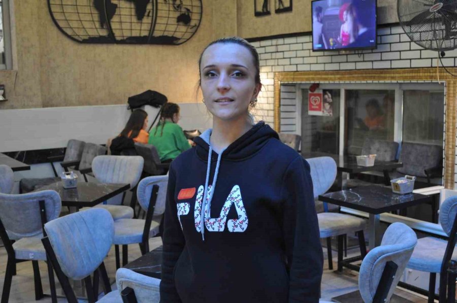 Hava Sıcaklıklarının Düşmesiyle Vatandaşlar Kafelerde Isıtıcı Açtırdı