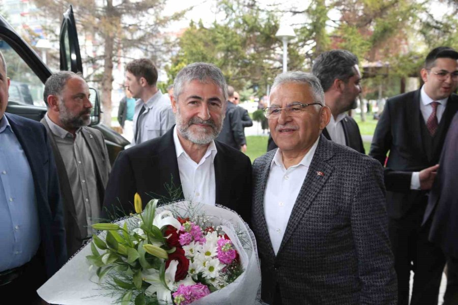 Bakan Nebati Kayseri Büyükşehir’i Ziyaret Etti