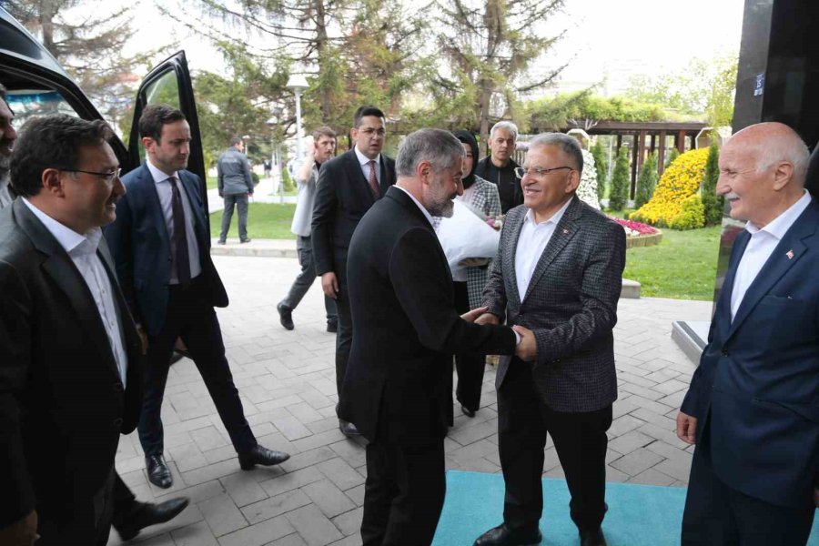 Bakan Nebati Kayseri Büyükşehir’i Ziyaret Etti