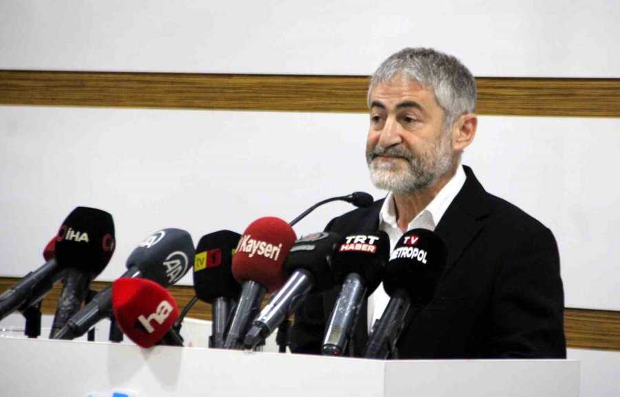 Bakan Nebati: "7 Bin 500 Liranın Üzerinde Maaş Alan Emeklilere Refah Payı Verecek Bir Düzenleme Üzerinde Çalışıyoruz"