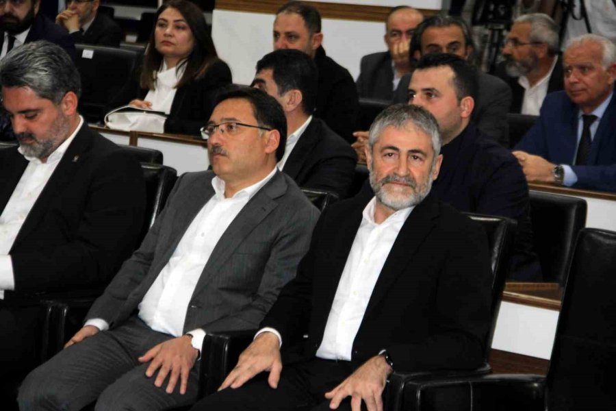 Bakan Nebati: "7 Bin 500 Liranın Üzerinde Maaş Alan Emeklilere Refah Payı Verecek Bir Düzenleme Üzerinde Çalışıyoruz"