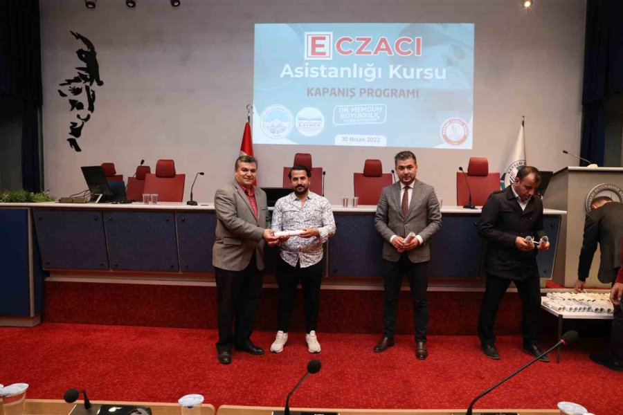 Eczacı Asistanlığı Kursu Tamamlandı