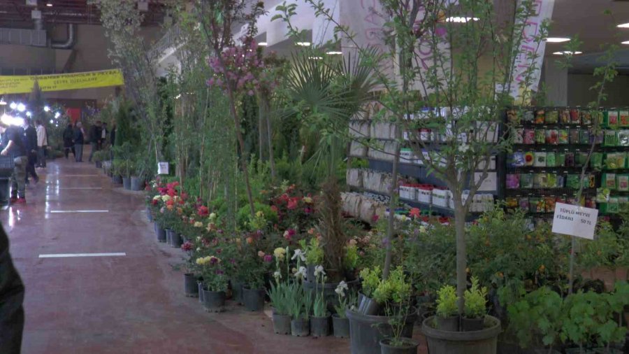 Kayseri Yöresel Ürünler Ve Bahçe Botanik Fuarı Ziyaretçilerini Ağırlamaya Devam Ediyor