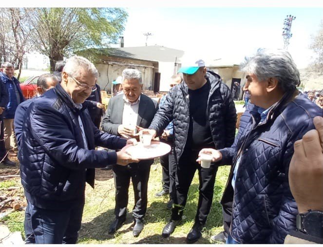 Develi Bölgesinde Şeker Pancarı Tohumları Toprakla Buluşmaya Başladı