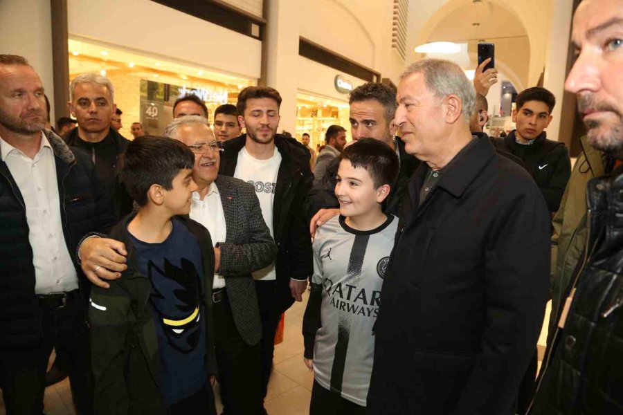 Bakan Akar, Bakan Nebati Ve Başkan Büyükkılıç’tan Avm Ziyareti