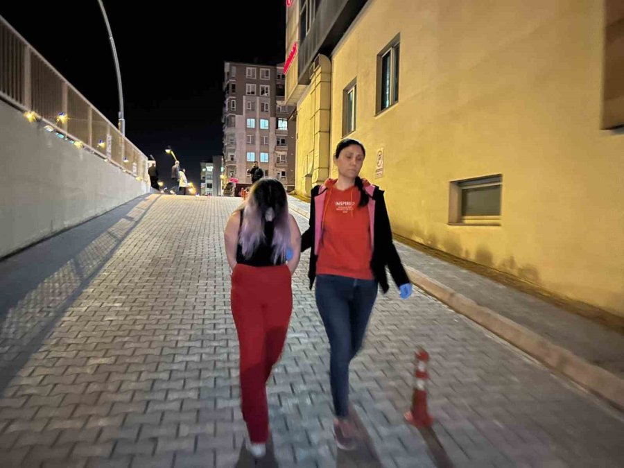 Polisin ‘dur’ İhtarına Uymayan Ehliyetsiz Sürücü Kazaya Karıştı