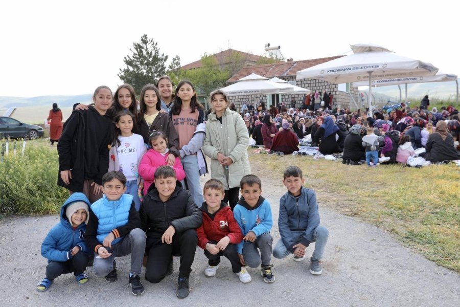 Başkan Çolakbayrakdar, Şükür Sofrasında Vatandaşlarla Birlikte