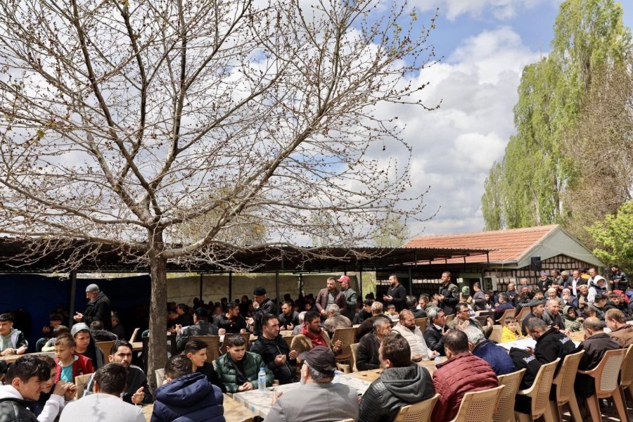 Başkan Çolakbayrakdar, Şükür Sofrasında Vatandaşlarla Birlikte