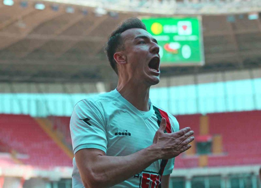 Eskişehirspor Lideri Devirerek Ligde Kalma Umutlarını Sürdürdü