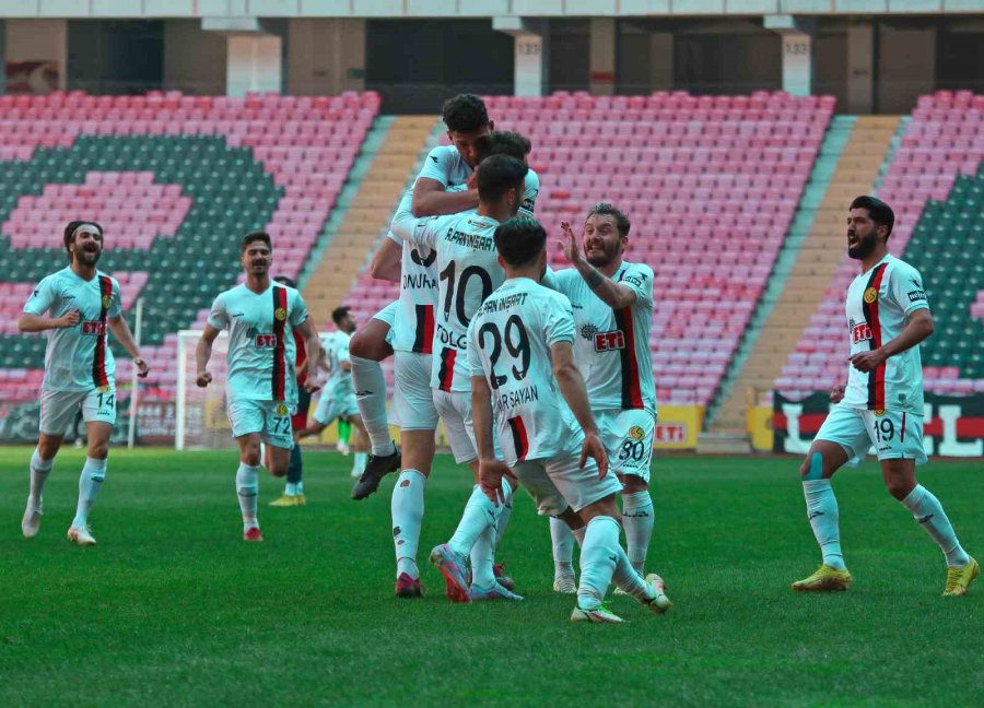 Eskişehirspor Lideri Devirerek Ligde Kalma Umutlarını Sürdürdü