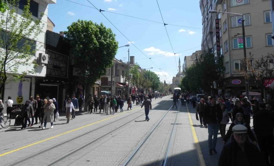 1 Mayıs Tatilini Fırsat Bilen Vatandaşlar Güzel Havanın Keyfini Çıkardı