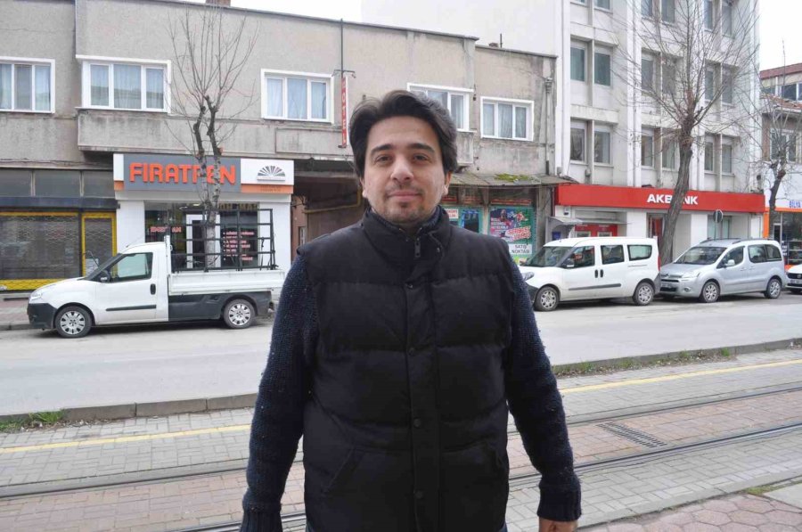 Bu Caddedeki Eski Yapılar Mahallede Endişe Oluşturuyor