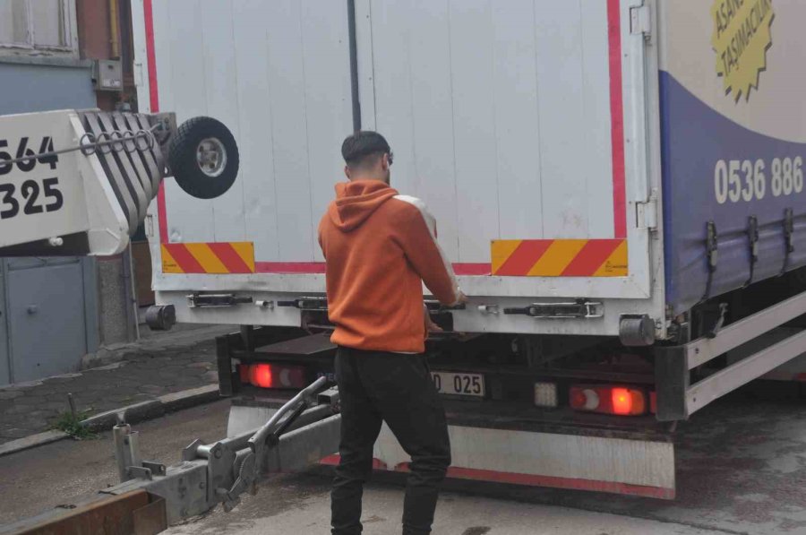 Deprem Bölgesinde Görev Yapan Nakliye Firmasının Müdürü Yaşadıklarını Anlattı