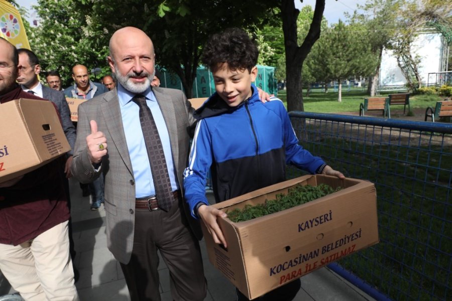 Başkan Çolakbayrakdar’dan Organik Domates Fidesi Dağıtım Etkinliğine Davet